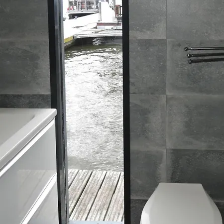 House In By The Waterfront Botel Dziwnów